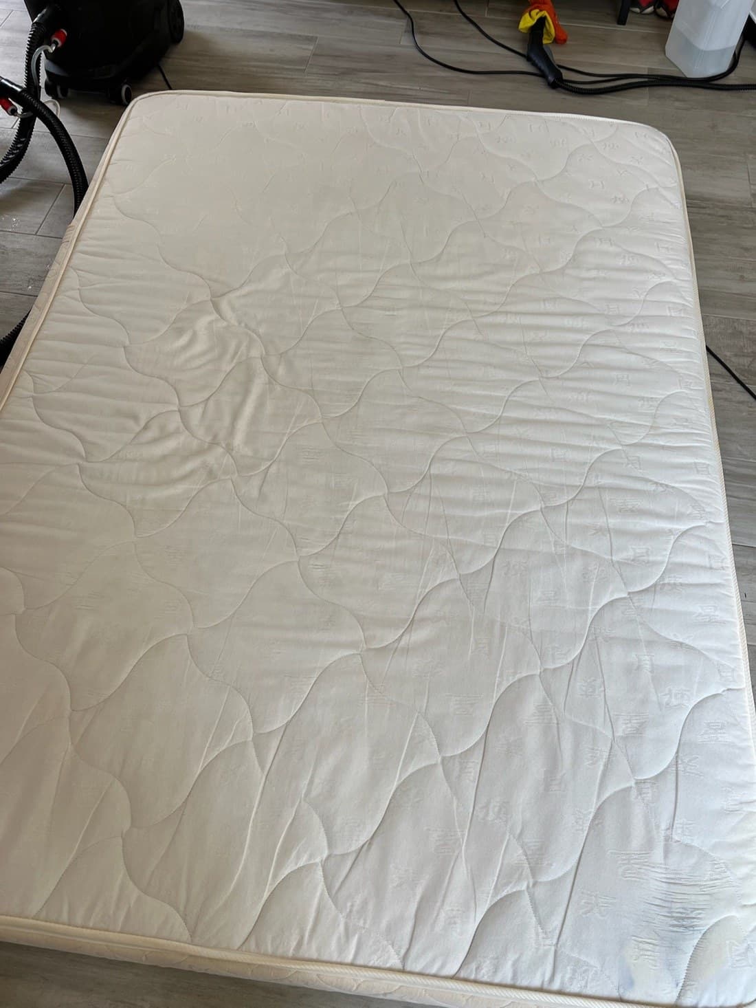 Nettoyage de matelas par injection-extraction — après